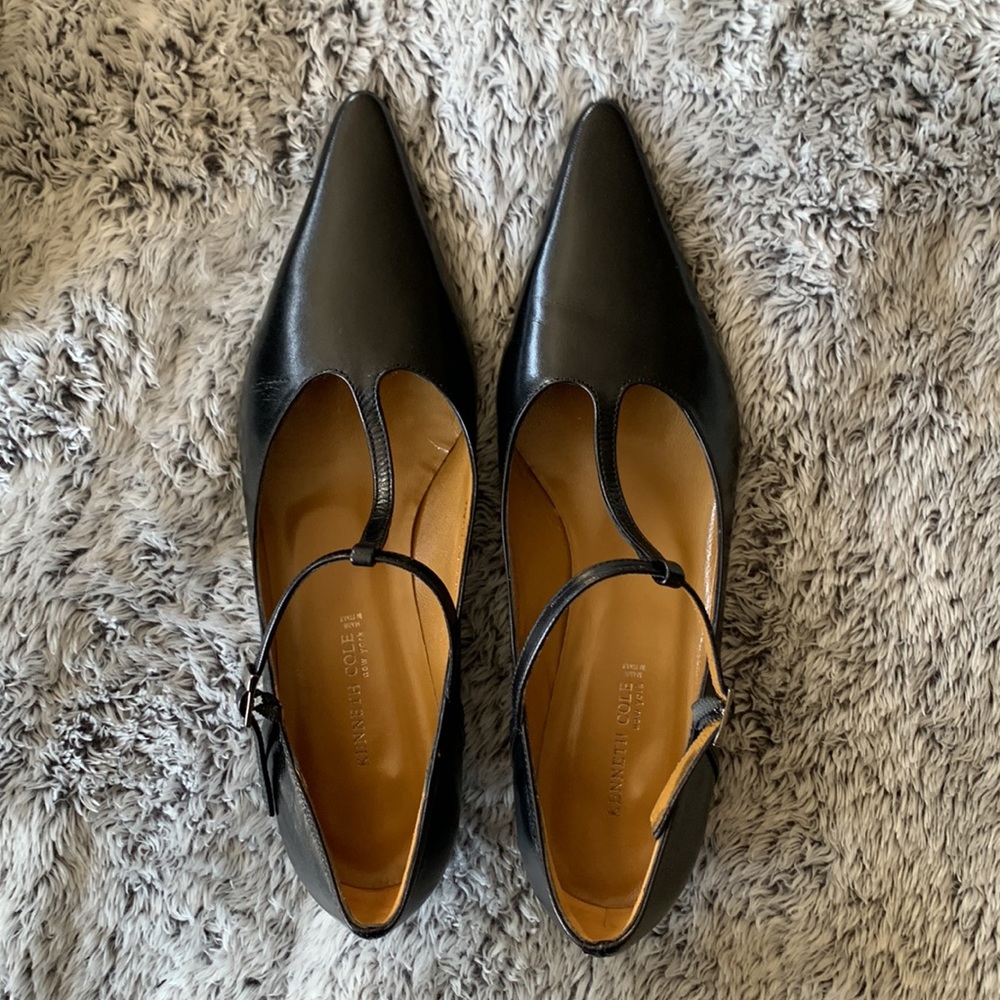Kenneth Cole Lady Laura Black Pumps